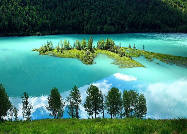 Shennongjia lake