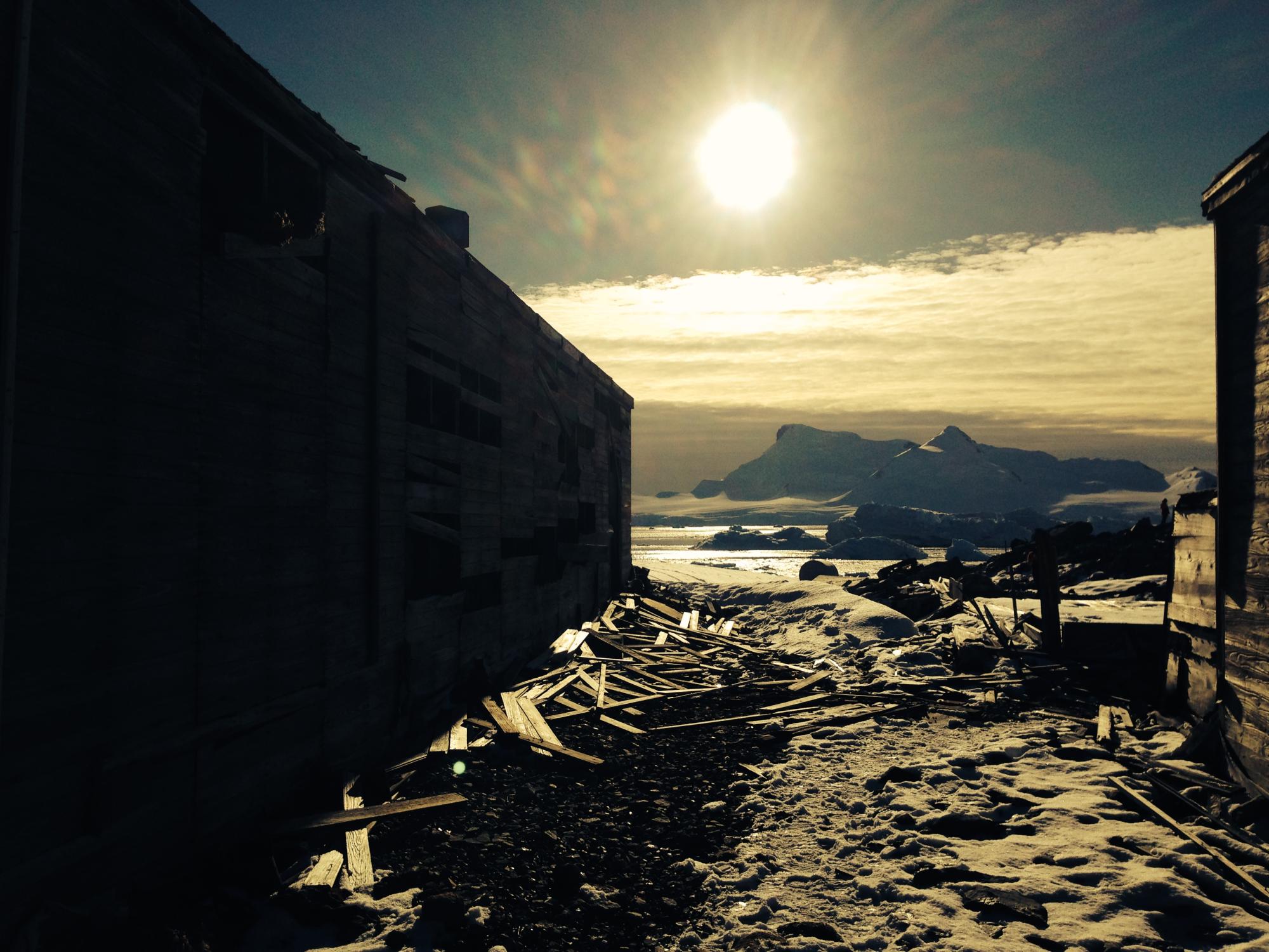 Antartica, photo by Ed Lau, Shantou student expedition