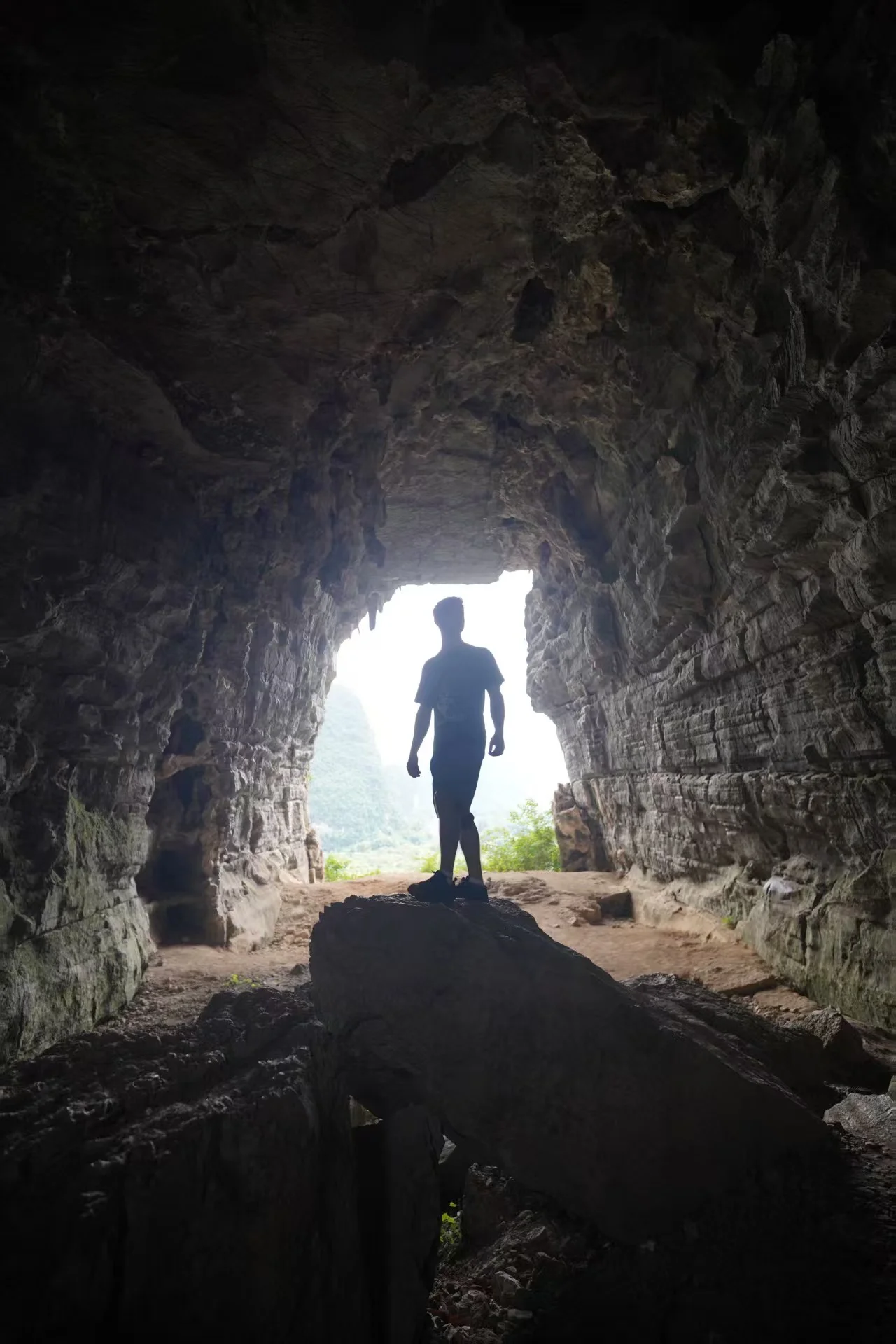 Max in Brothers Cave, Yangshuo