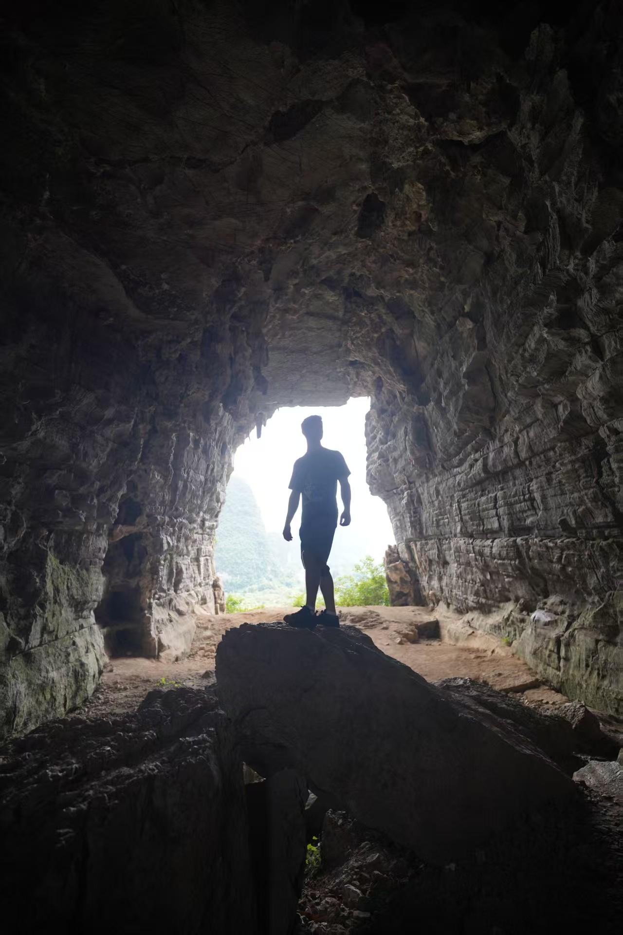 Max in Brothers Cave, Yangshuo