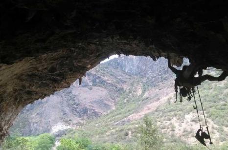 Shigu route development, drill, cave, cliff